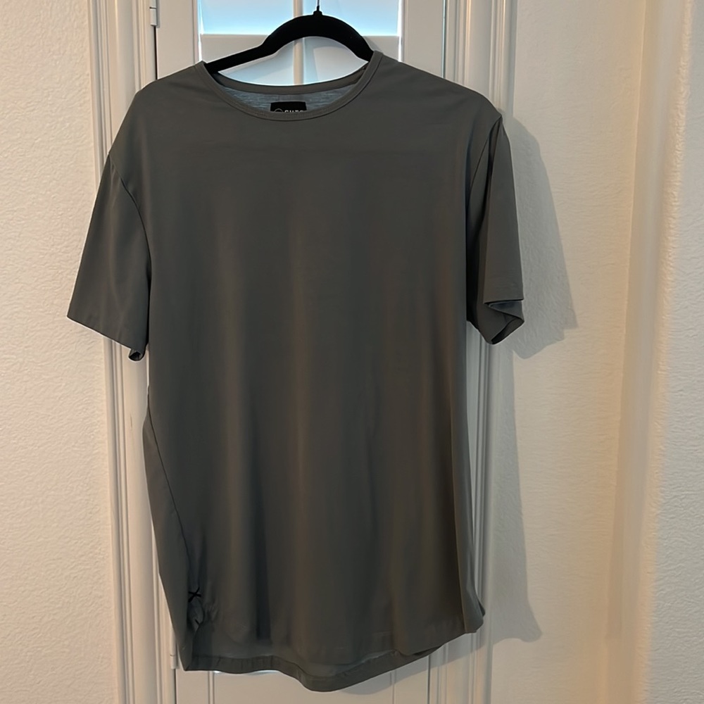 Cuts Clothing Curved Hem T-Shirt